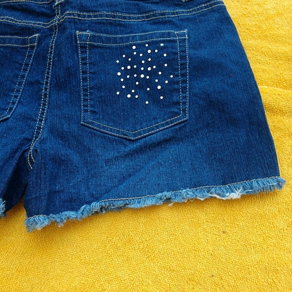 ❤️‍🔥Jean Shorts Platinum Edge Blue Rhinestones Juniors NWOT - Picture 7 of 11